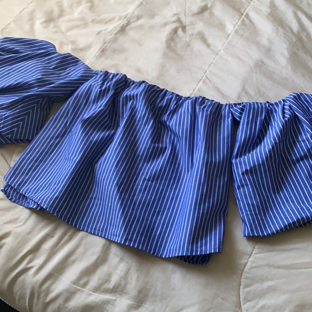 Naanaa Wang, blue and white striped shirt, S